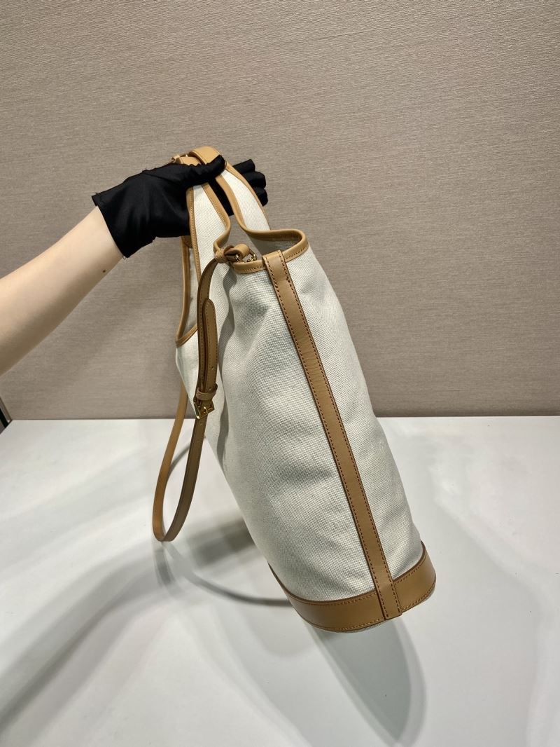 Pra*a tote bags